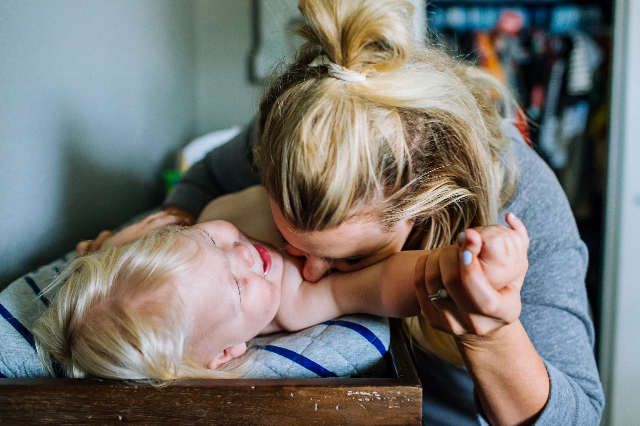 Colorado family photographer, Denver family photojournalism, Documentary family photography, Family photojournalism, Day In the Life photography, In home photo session, Denver family photographer, Family photo ideas, Family picture inspiration, Uniq…