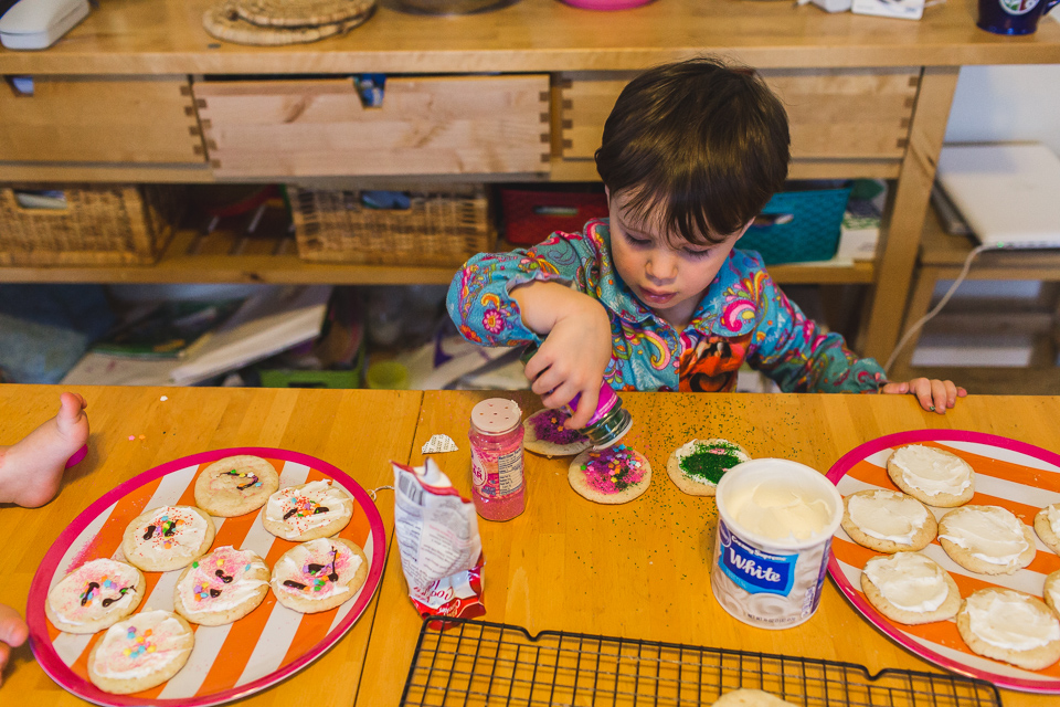 Colorado family photographer, Denver family photojournalism, Documentary family photography, Family photojournalism, Day In the Life photography, In home photo session, Denver family photographer, Family photo ideas, Family picture inspiration, Uniq…