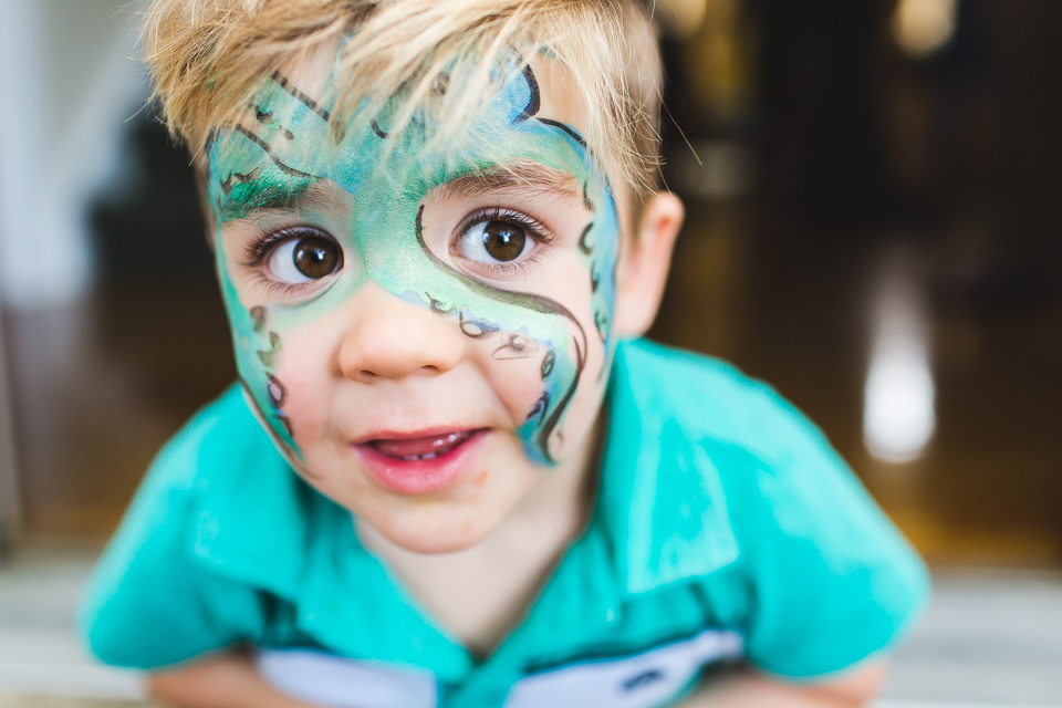 Colorado family photographer, Denver family photojournalism, Documentary family photography, Family photojournalism, Day In the Life photography, In home photo session, Denver family photographer, Family photo ideas, Family picture inspiration, Uniq…