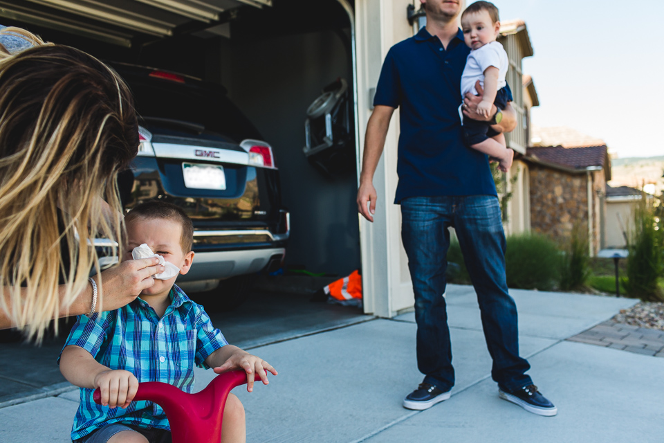 Colorado family photographer, Denver family photojournalism, Documentary family photography, Family photojournalism, Day In the Life photography, In home photo session, Denver family photographer, Family photo ideas, Family picture inspiration, Uniq…